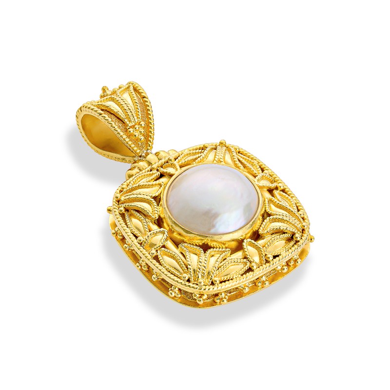 Byzantine 14K Gold Pendant – with Pearl | DAMASKOS